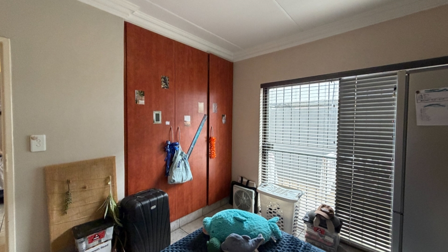 2 Bedroom Property for Sale in Bult South North West